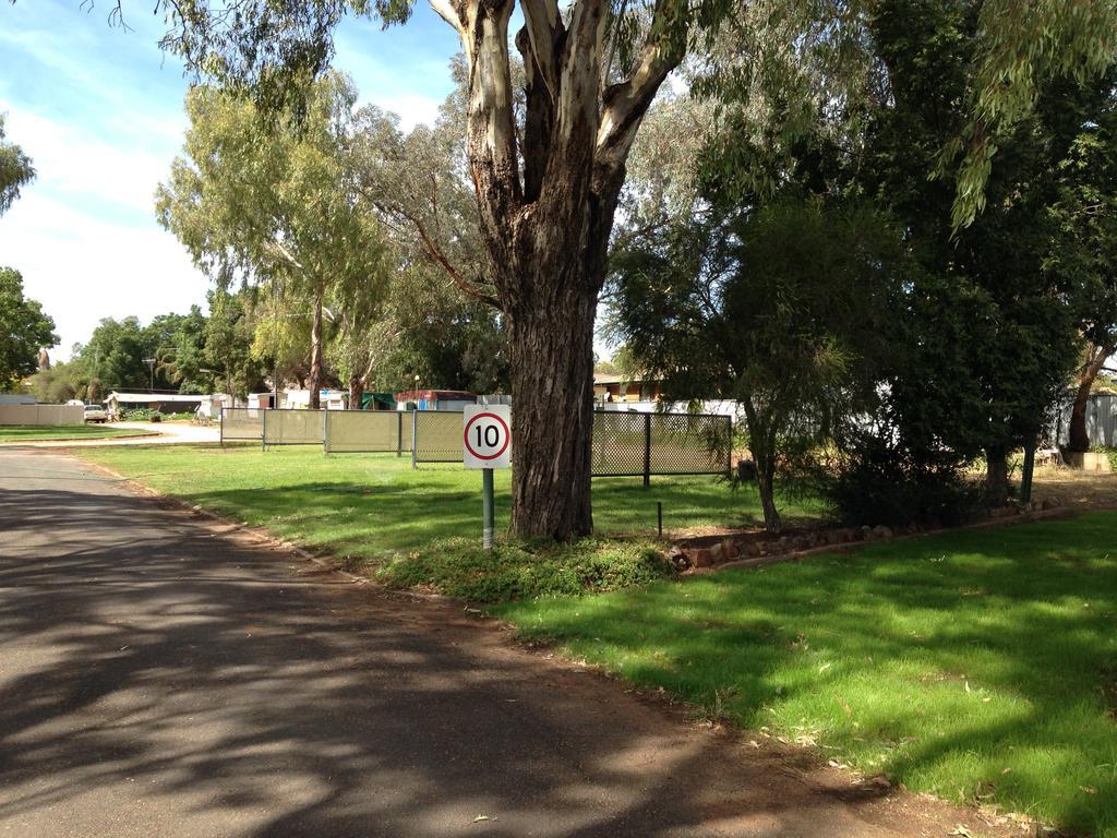 Newell Hwy Caravan Park Parkes Ngoại thất bức ảnh