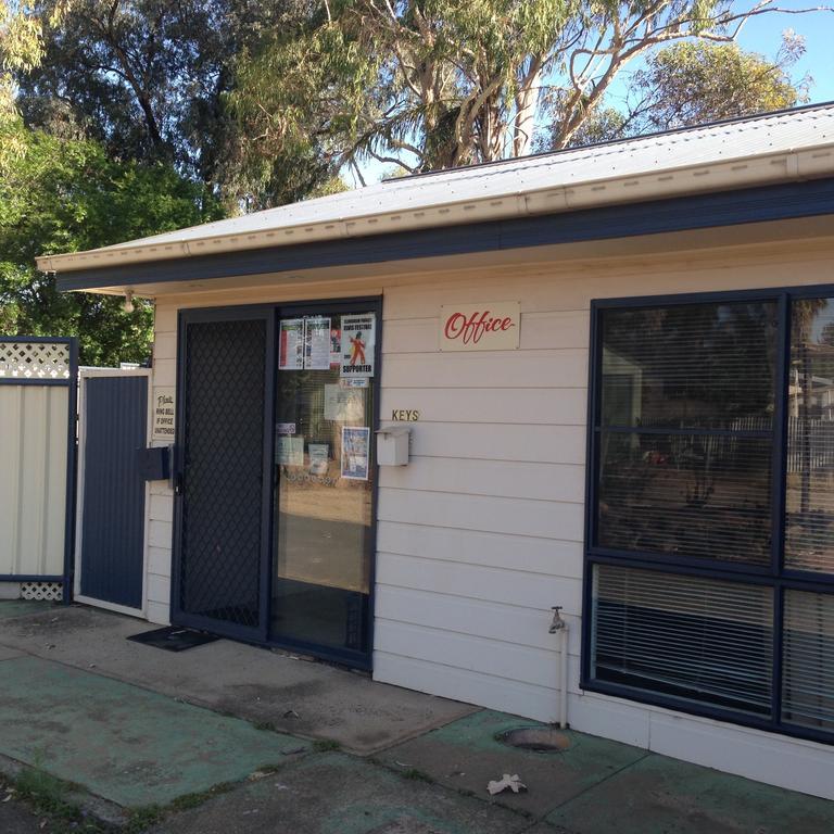 Newell Hwy Caravan Park Parkes Ngoại thất bức ảnh