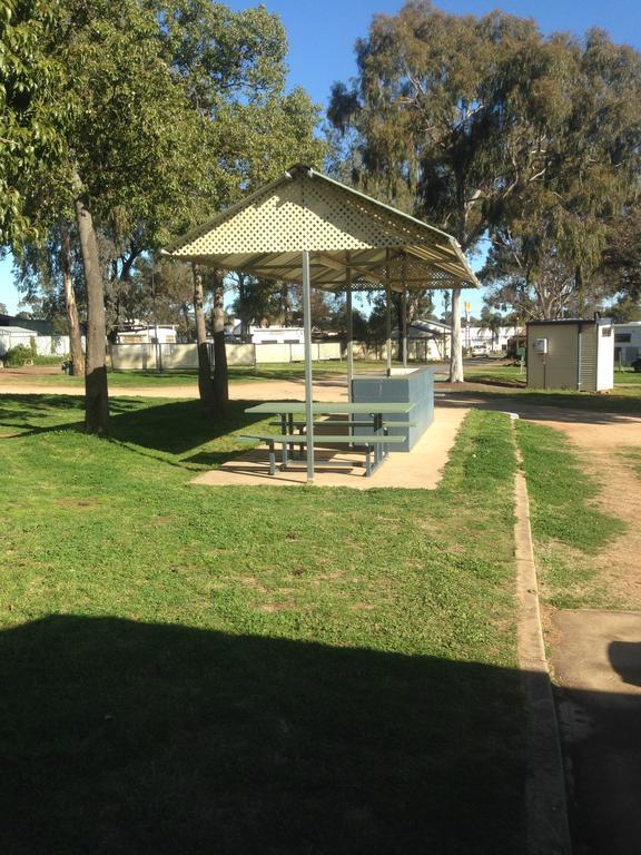 Newell Hwy Caravan Park Parkes Ngoại thất bức ảnh