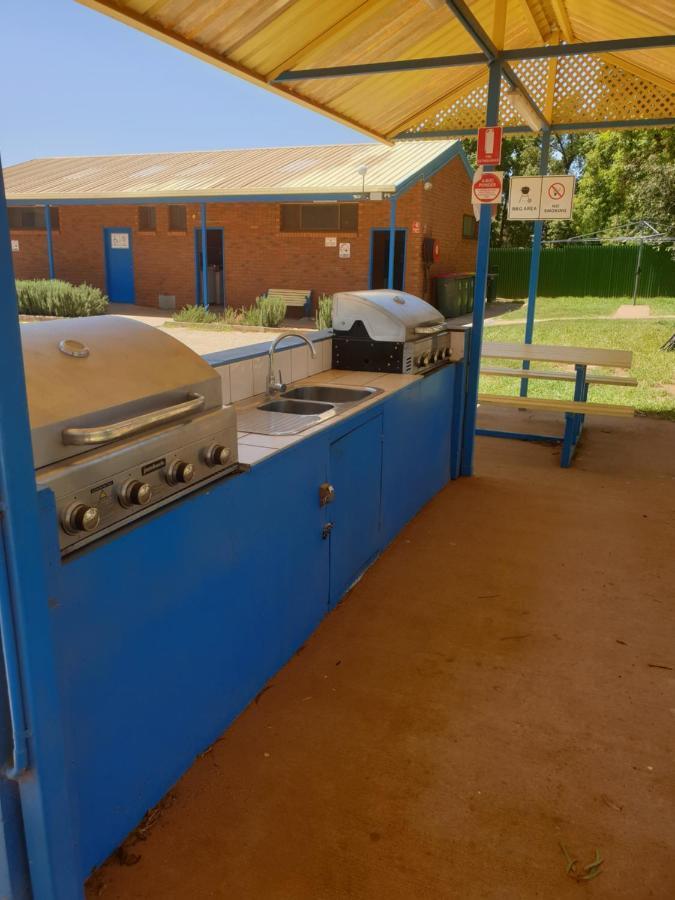 Newell Hwy Caravan Park Parkes Ngoại thất bức ảnh